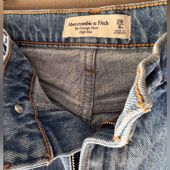 Abercrombie High Rise Vintage Flare Jean Size 28 Short - Picture 2 of 4